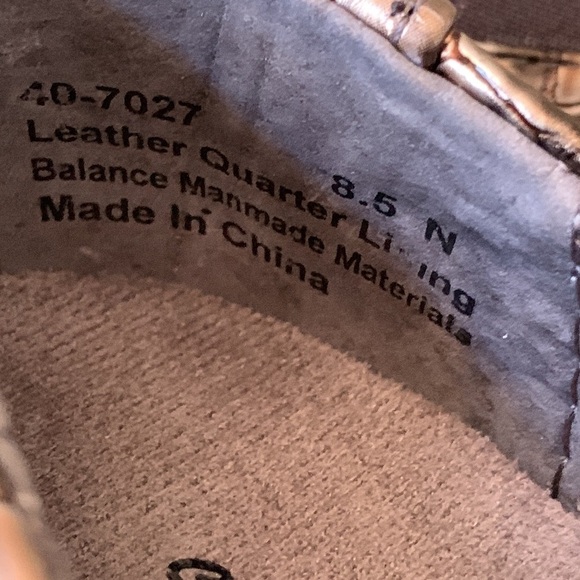 Easy Street Pewter Patent Leather Crocodile‎ Gage Loafers Size 8N NIB - Picture 7 of 8